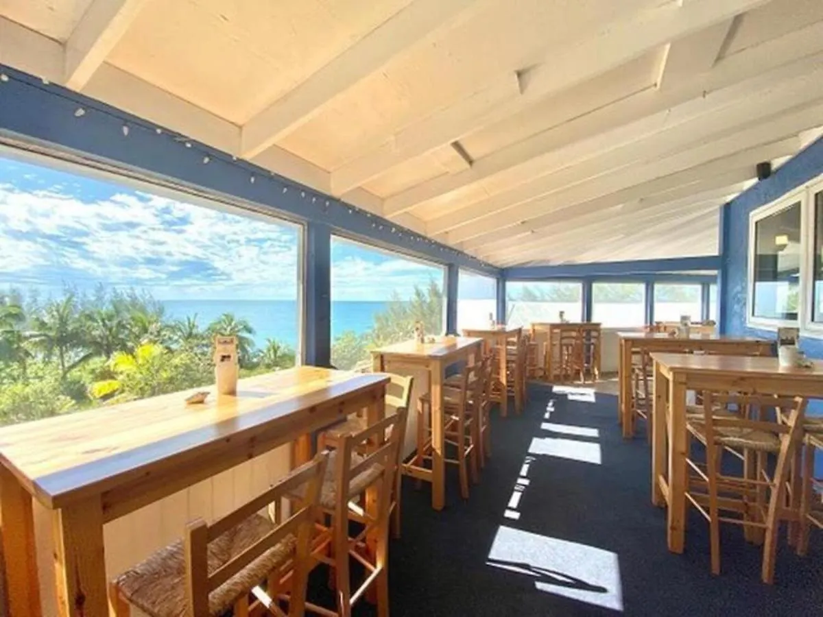 **** Hotel The Sunset Cove And Rainbow Room Alice Town  Bahamas